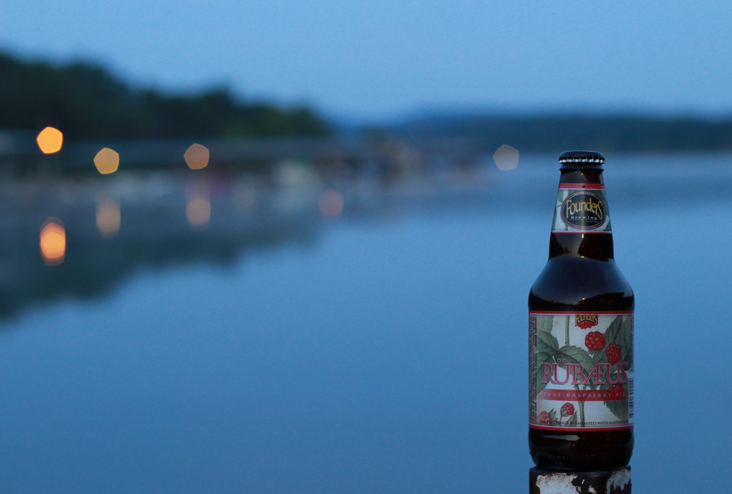 Rubaeus raspberry beer for an evening on the lake.
